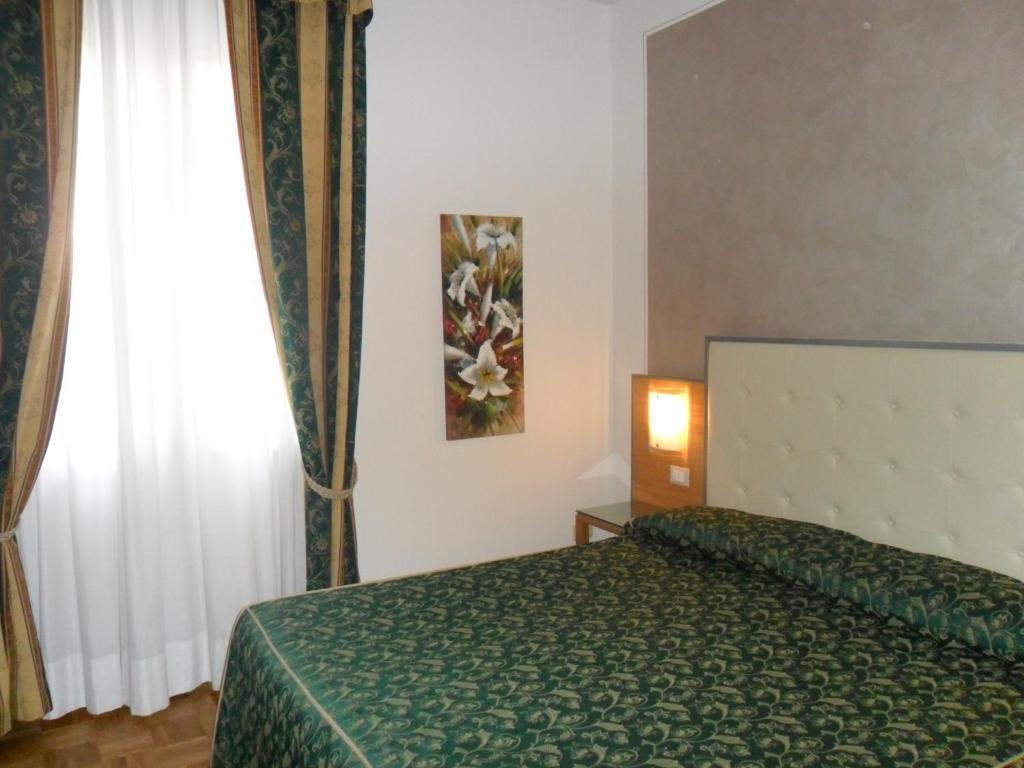 Hotel Riviera Segrate Rum bild