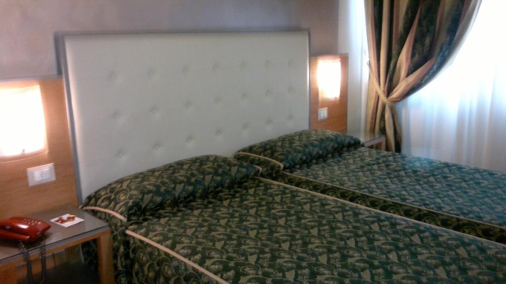 Hotel Riviera Segrate Rum bild