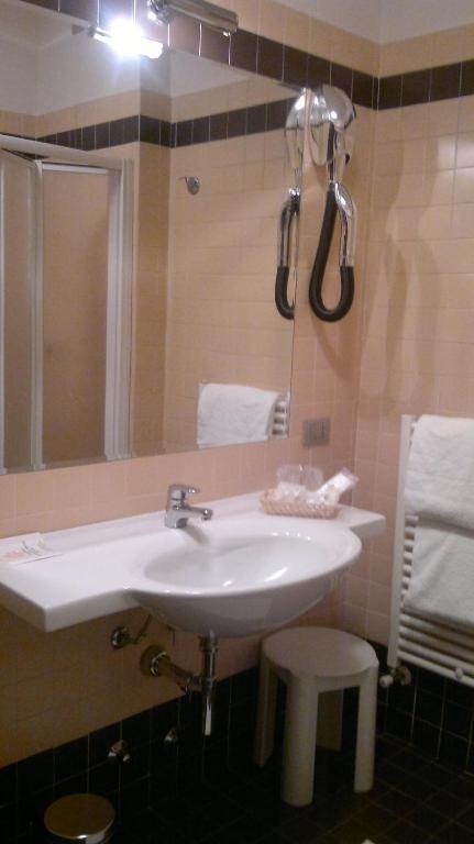 Hotel Riviera Segrate Rum bild